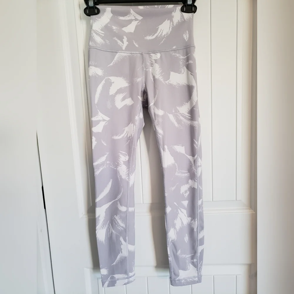 RARE Lululemon Pattern Wunderunder Leggings 25" - Picture 2 of 8